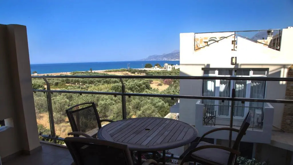 Apartment with garden view