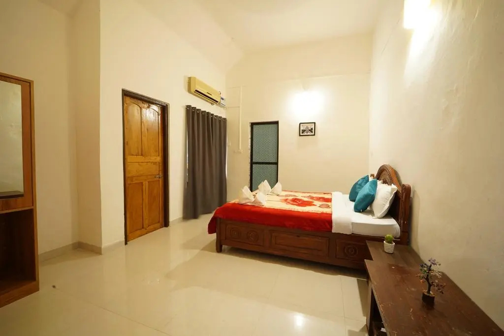Economy room
