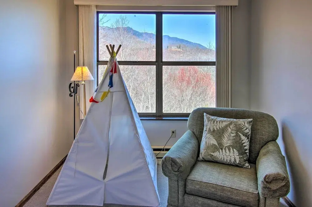Furnished Deck + Mtn Views: Burnsville Cabin! - фото 10