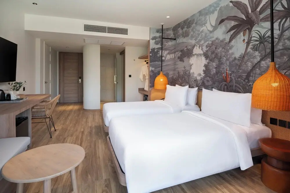 Deluxe Double room with balcony and with pool view (twin beds)