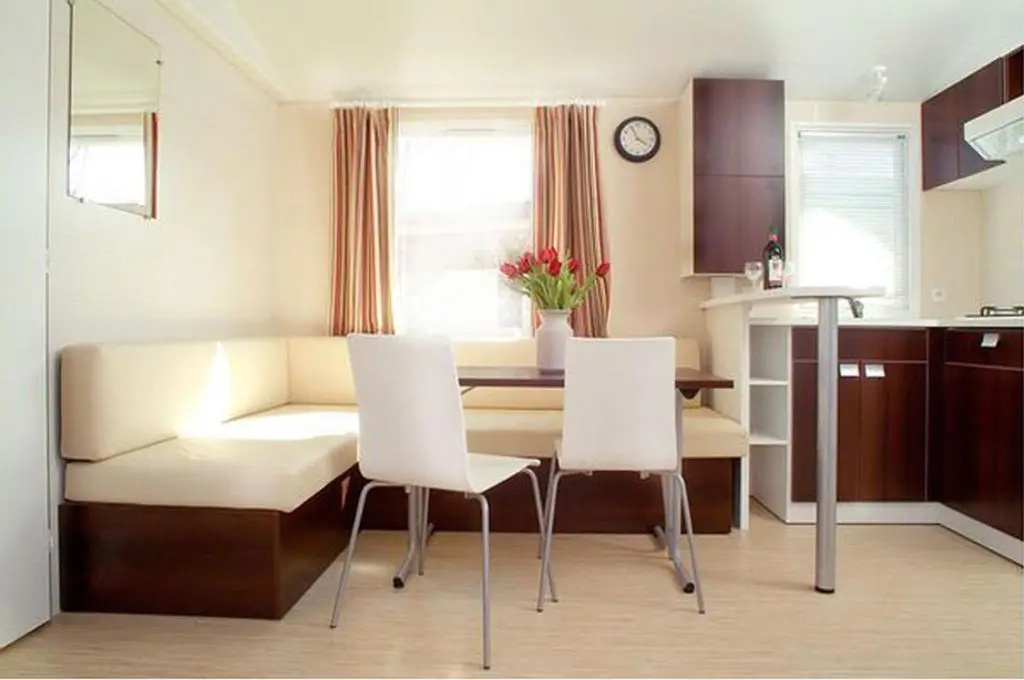 Standard Family room with garden view