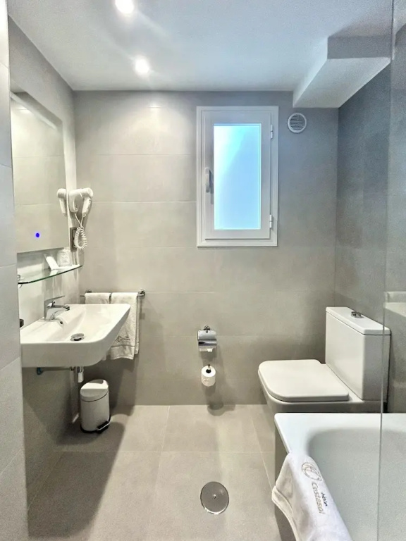 Standard Double room with city view (twin beds)