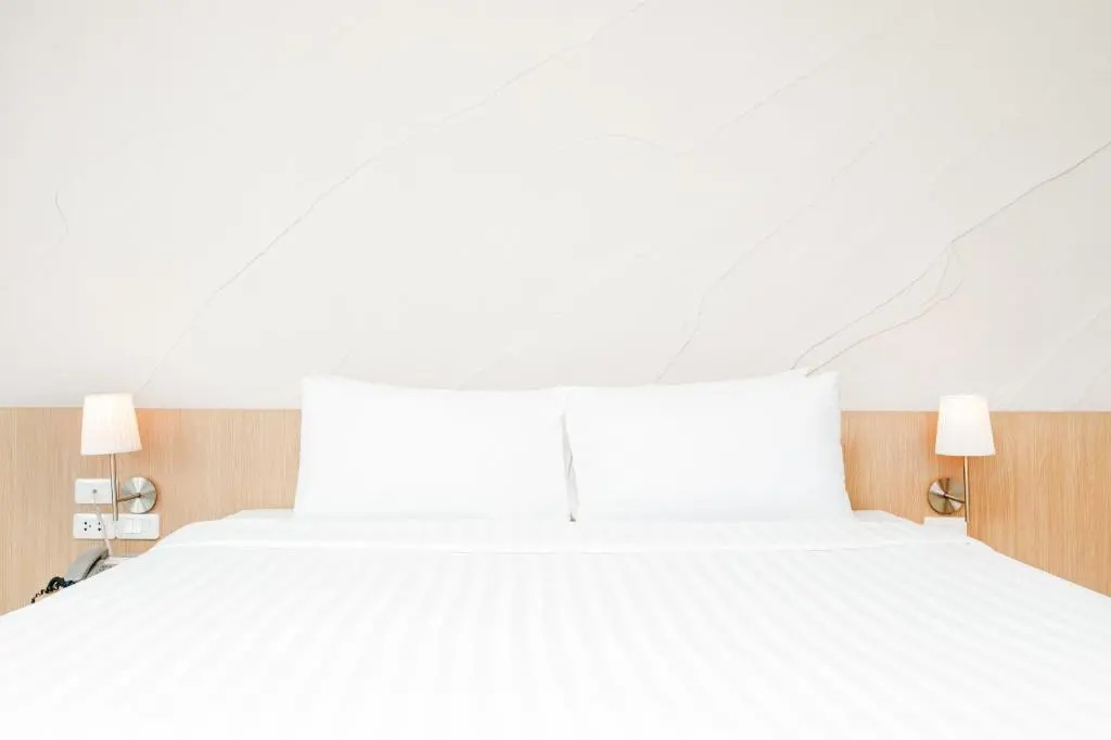 Deluxe Double room (full double bed)