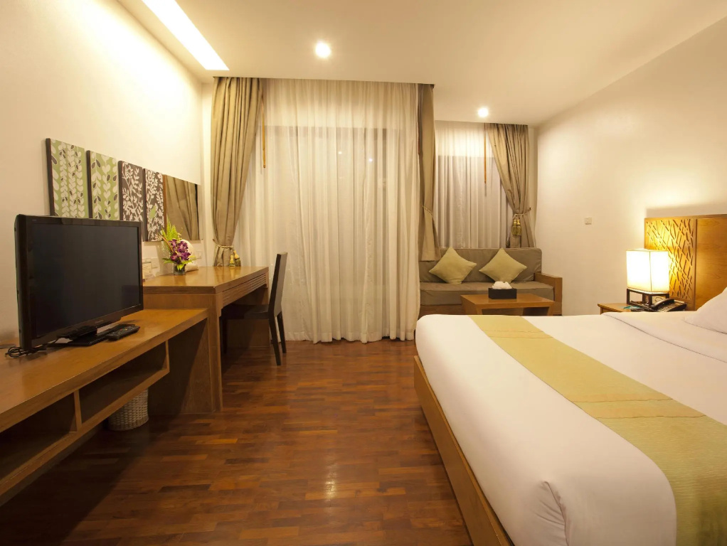 Deluxe Double room (full double bed)