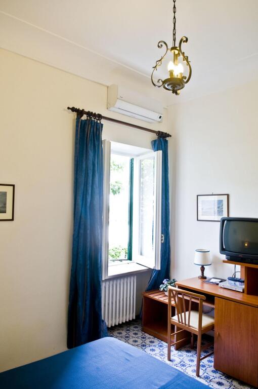 HOTEL VILLA SARAH by null