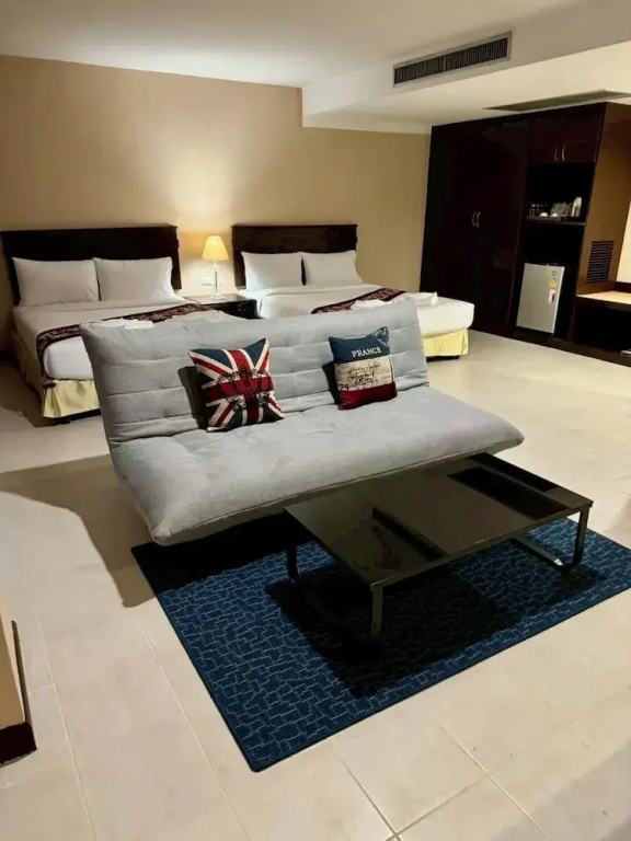 Crown Pattaya Beach Hotel - Chambres