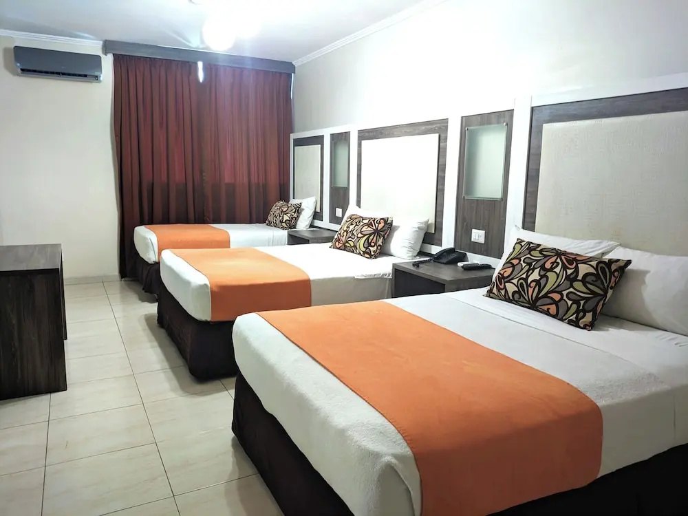 Отель Hotel Bahia Suites в Панаме