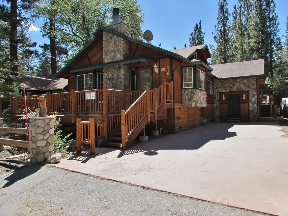 100 Cedar Hideaway Home