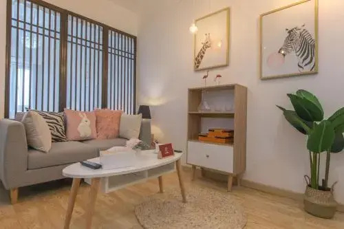 Wuhan Qinshan·Aoshan Century City· Locals Apartment 00135690