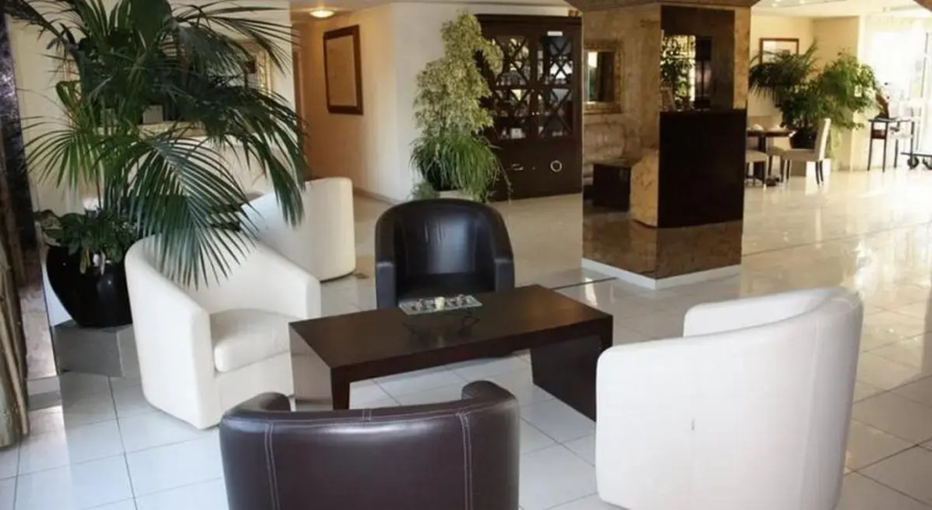 Lobby & Reception