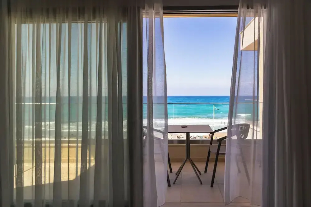 Suite with balcony and with sea view