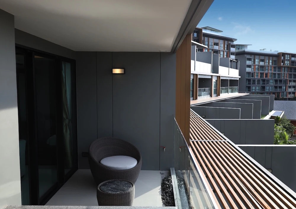 Balcony & Terrace