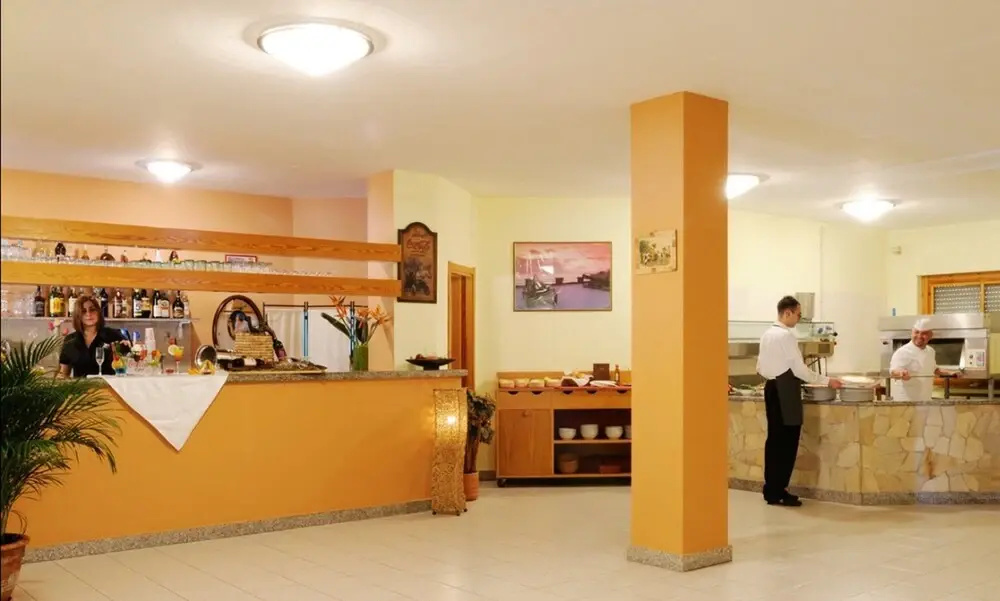 Lobby & Reception