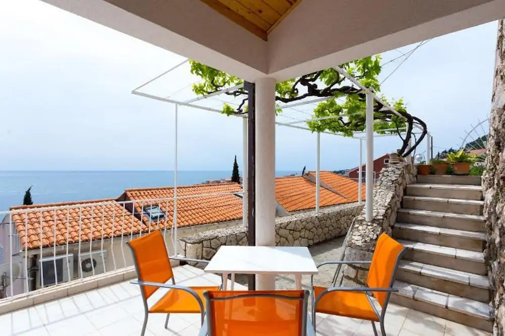 Charming Studio Apartment With Beautiful Panoramic sea View