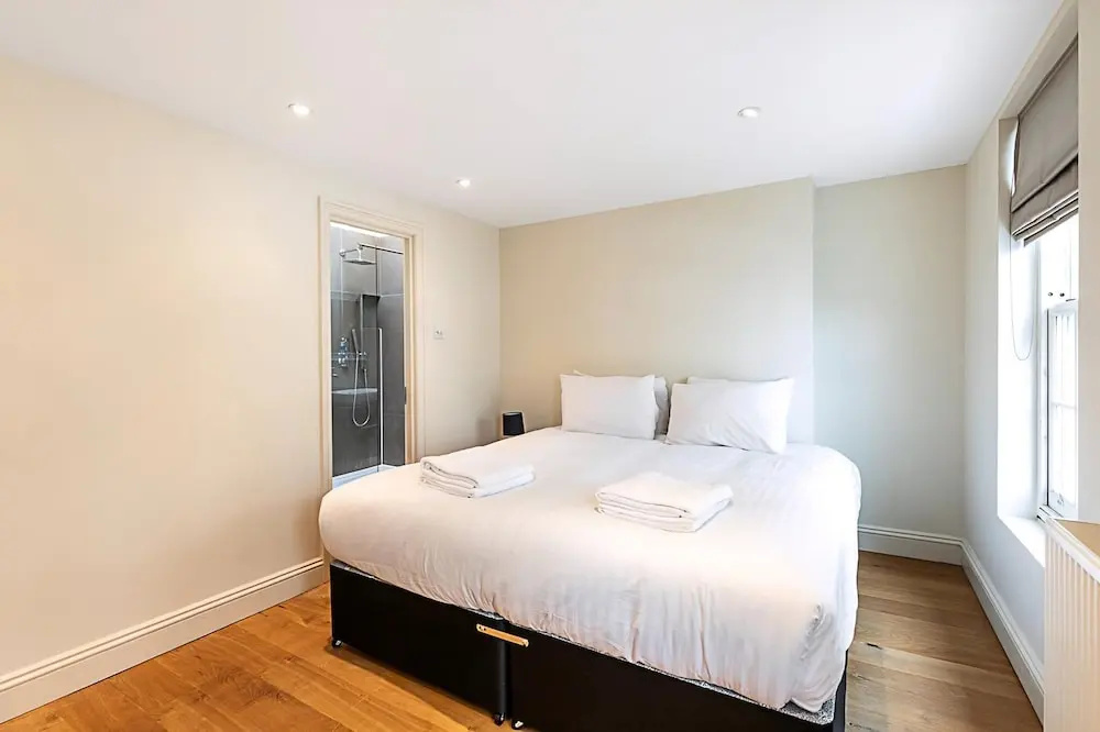 Beautiful Modern 4BR House in Central London