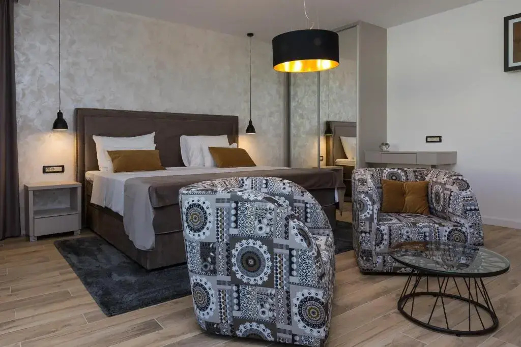 Deluxe Double room with balcony (full double bed)