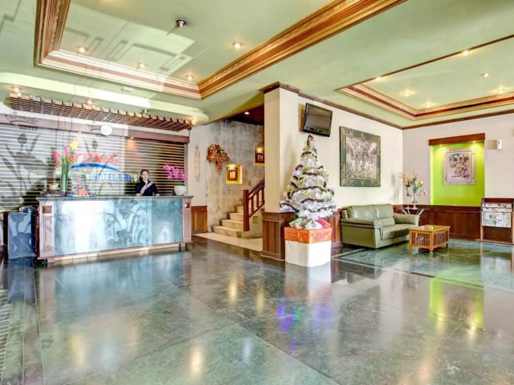Lobby & Reception
