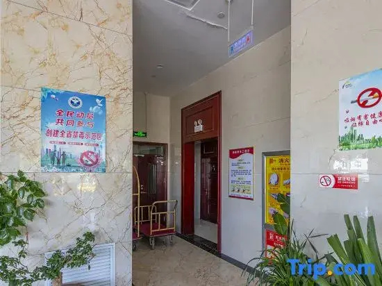 Zhangye Chongwen Hotel (West High-speed Railway Station Zhangye Middle School New Campus Branch)