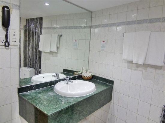 Al Jawhara Metro Hotel