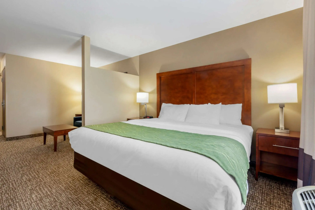 Double Suite (full double bed)
