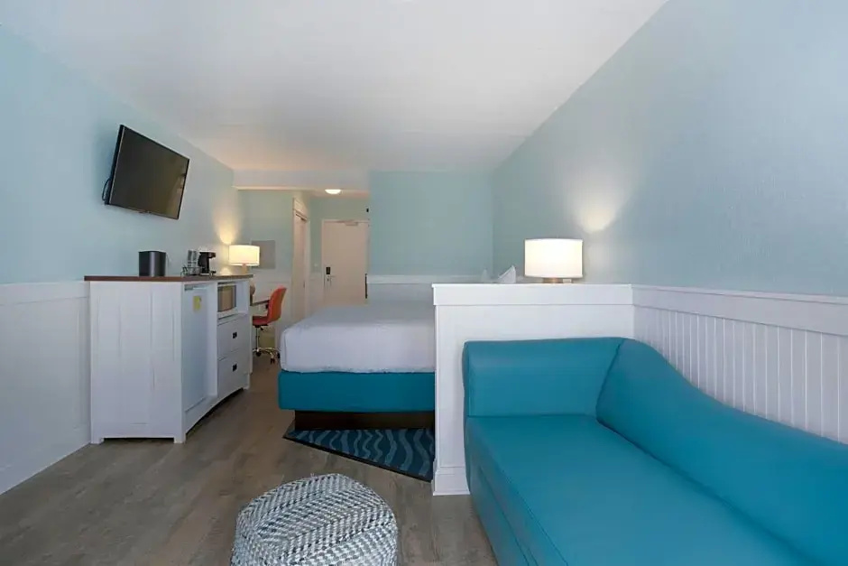 Deluxe Double room (full double bed)