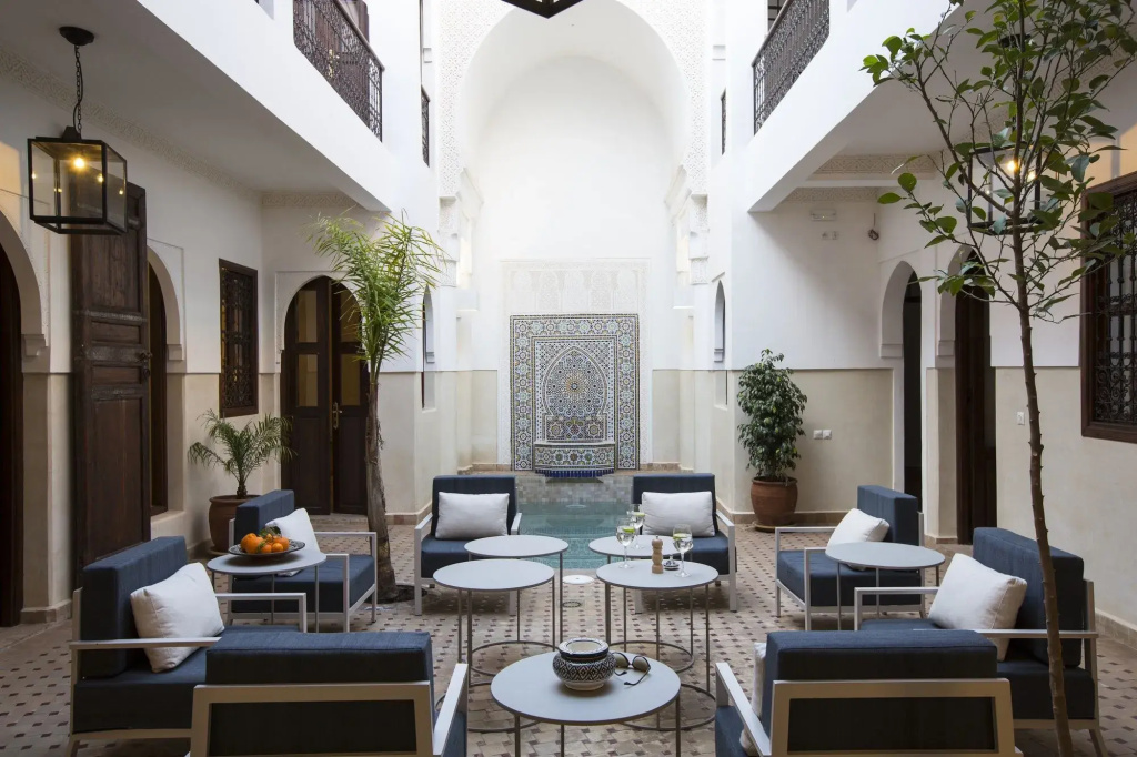 Lobby & Reception