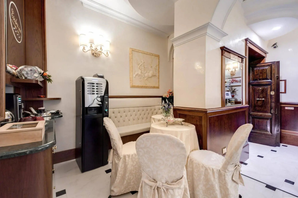 Hotel photo 8