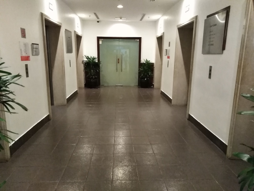 hotel_rooms