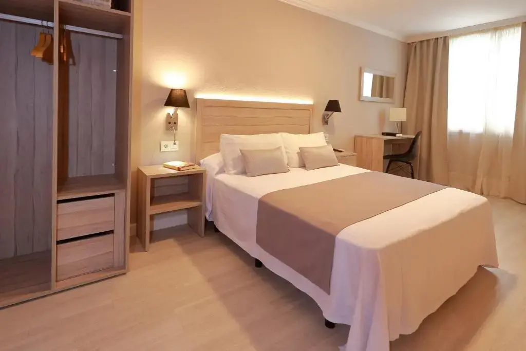 Standard Double room (full double bed)