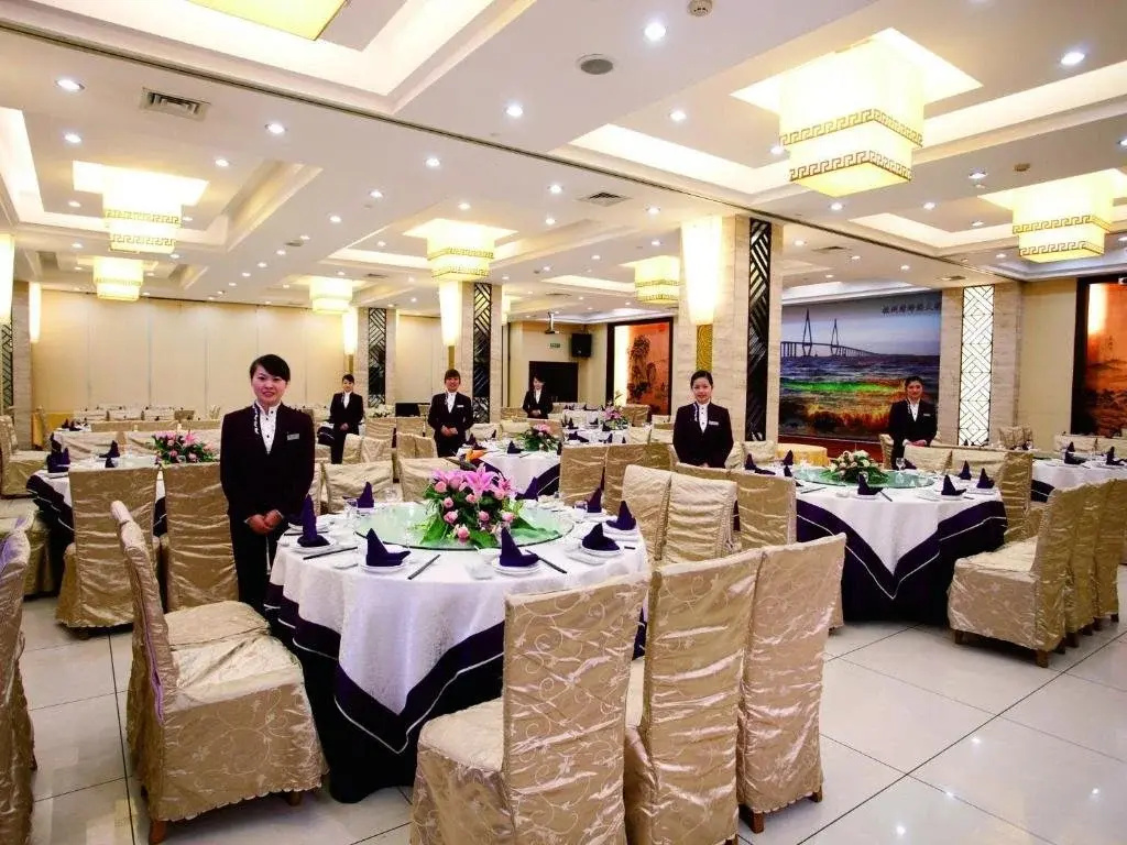Food & Beverage