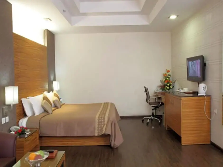 Deluxe Double room (full double bed)