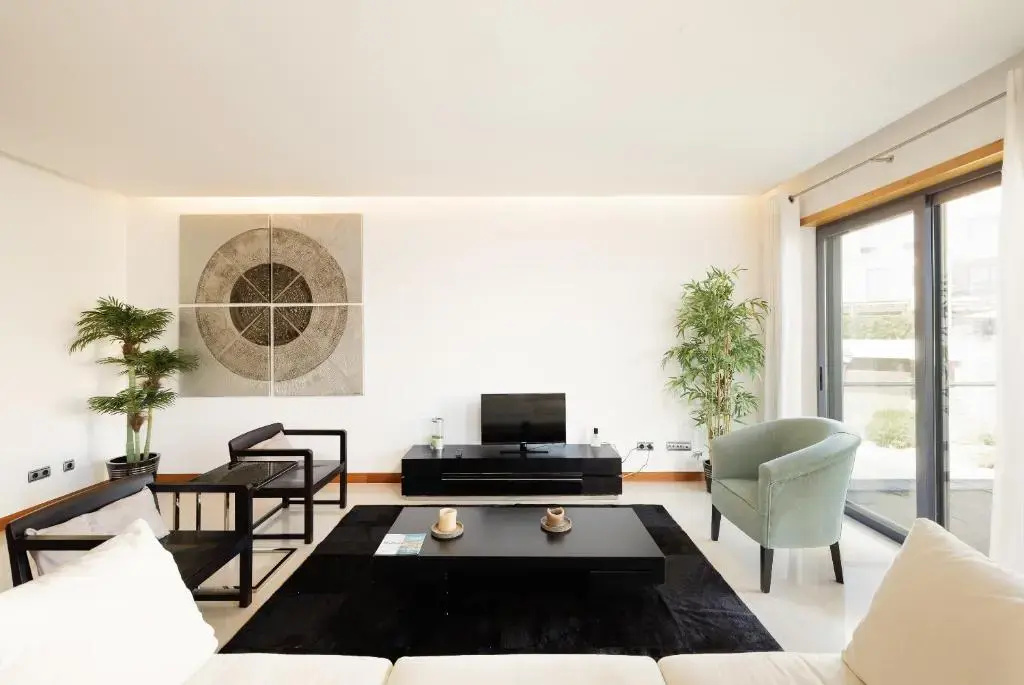 3 Bedrooms Deluxe with Pool Apartment