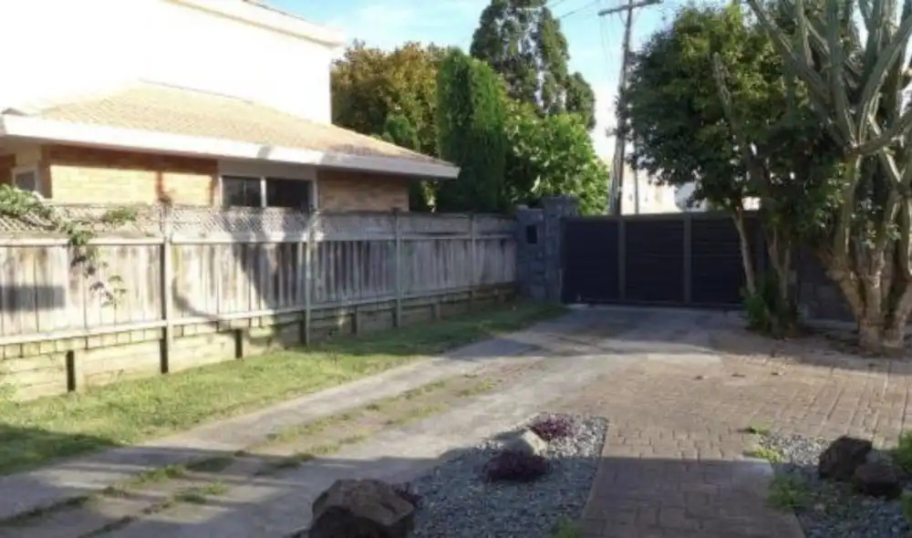ARent - Serviced House -7a Rangiatea Road
