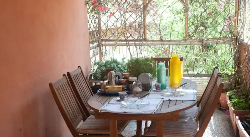 Mira Holiday House