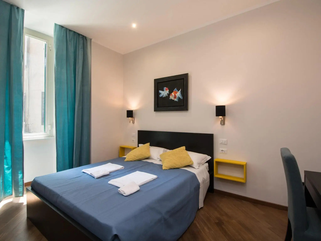 Standard Double room with courtyard view (full double bed)