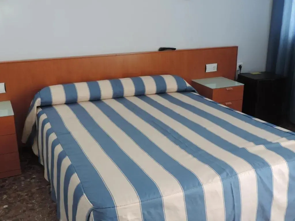 Hotel Costa San Antonio - Chambres