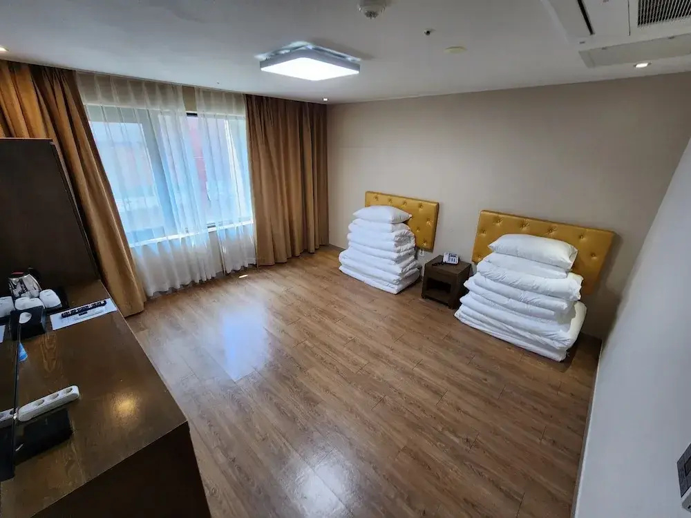 Standard Quadruple Family room