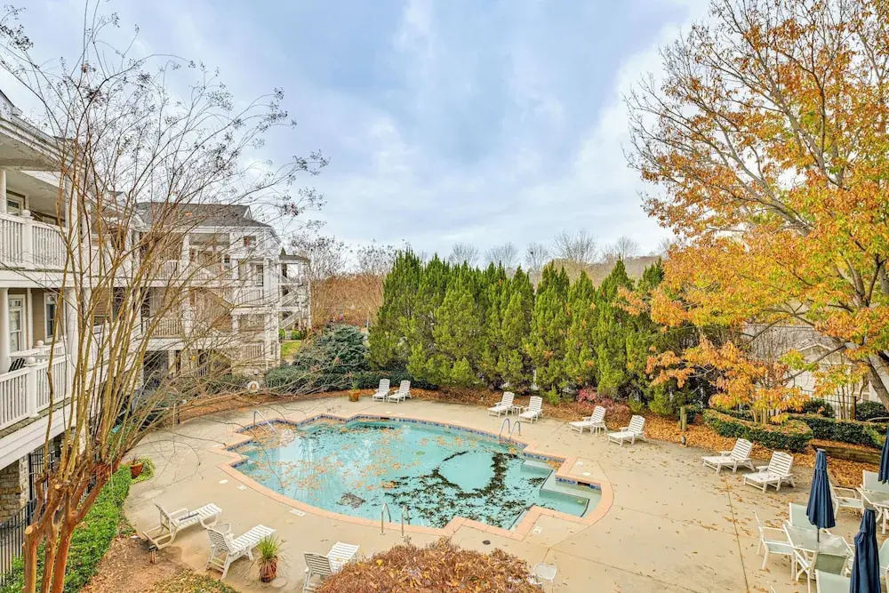 Condo w/ Deck: Waterfront Lake Norman Retreat!