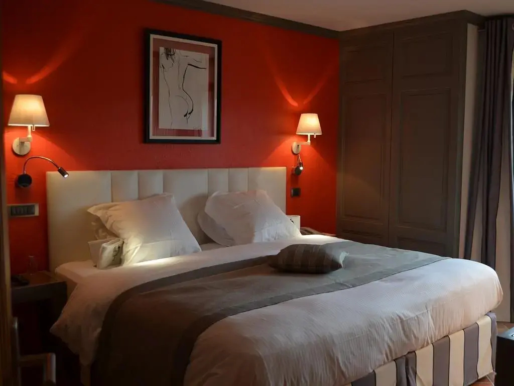 Classic Double room (full double bed)