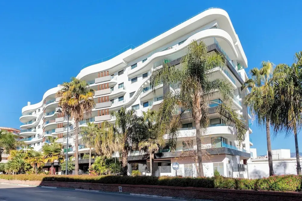Exclusive Apartment in Estepona Center Infinity