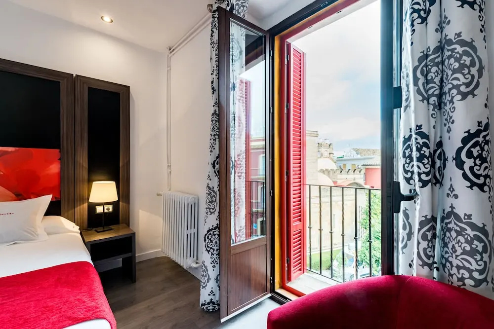 Standard Quadruple room with balcony