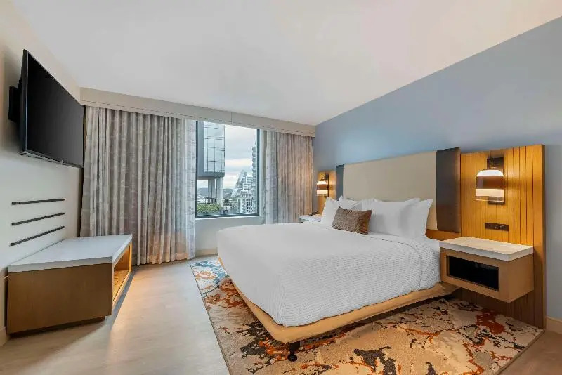 Люкс в Cambria Hotel Austin Downtown