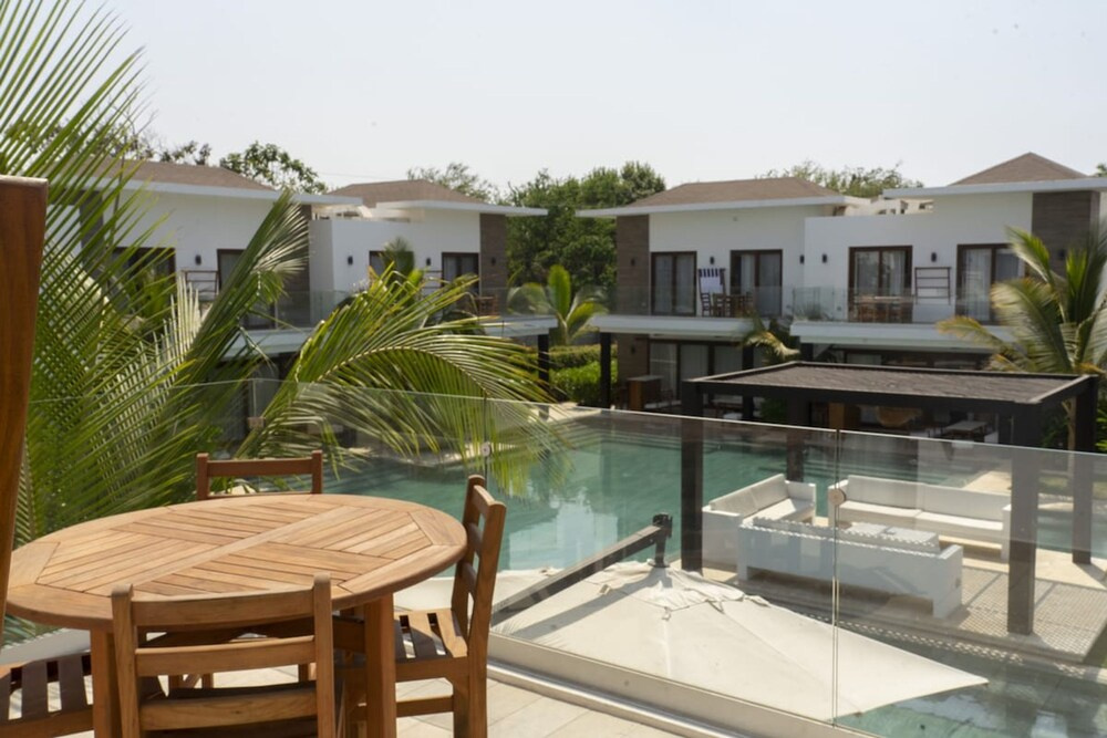 2br 7 Guests Direct Entry to the Pool Monterri