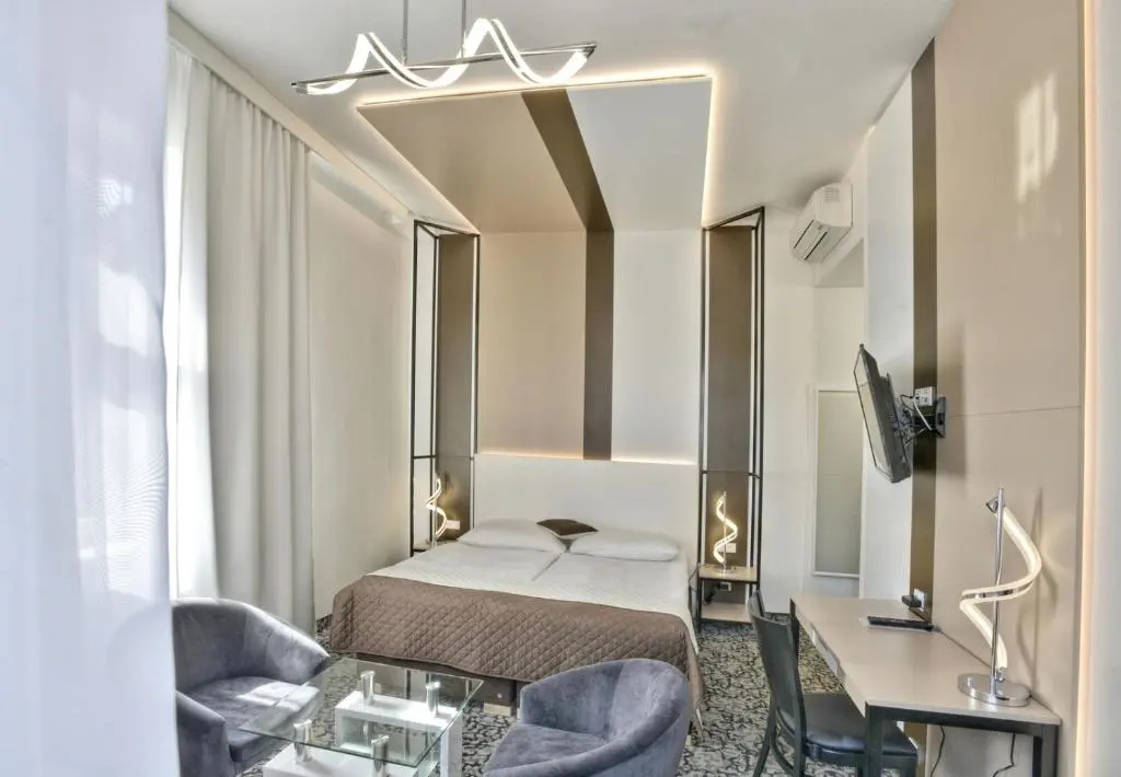 Superior Double room (full double bed)