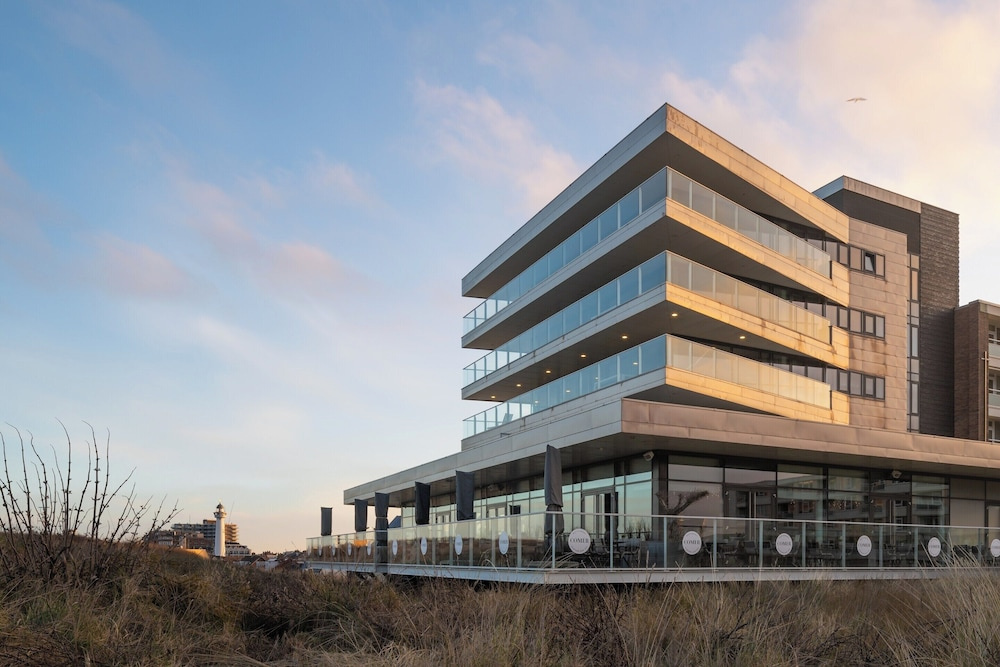 Luxury Seaview Apartment for 4