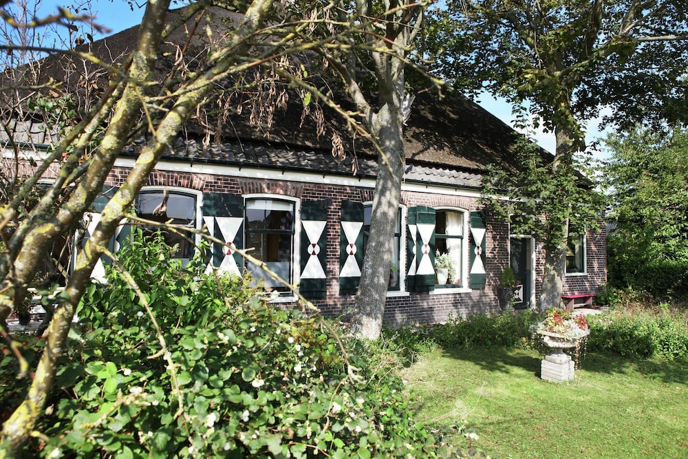 Welcoming Farmhouse With Parking, Terrace, Garden, Barbecue