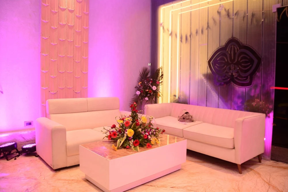 Lobby & Reception
