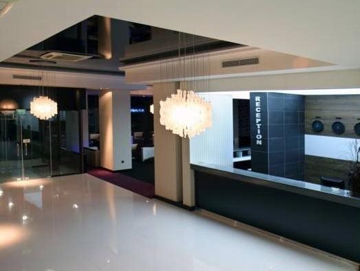 gallery_image_hidden_16