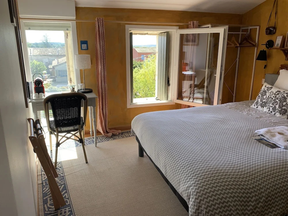 Standard Double room with garden view (full double bed)