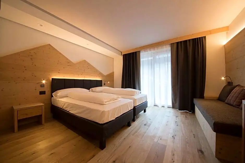 Standard Double room with mountain view (full double bed)